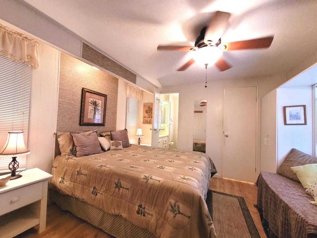 Royal Palms - Manufactured In Park