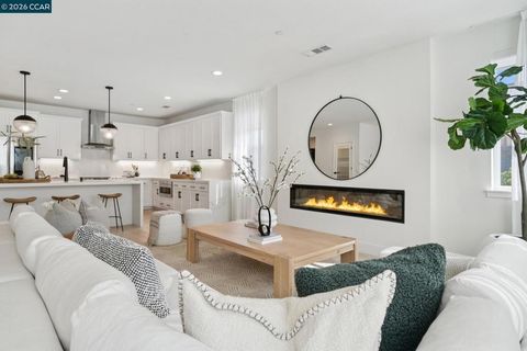 Photo of 5549 Promontory Way Way, Antioch, CA 94531 (MLS # 41123125)