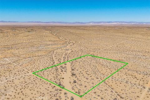 Photo of 411 Willie Way, Joshua Tree, CA 92252 (MLS # JT25173166)