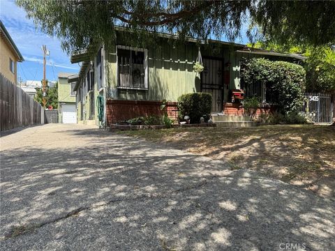 Photo of 5431 Troost AVE, Valley Glen, CA 91601 (MLS # GD26160005)
