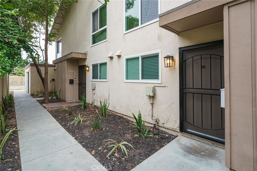 13514 1/4 Village