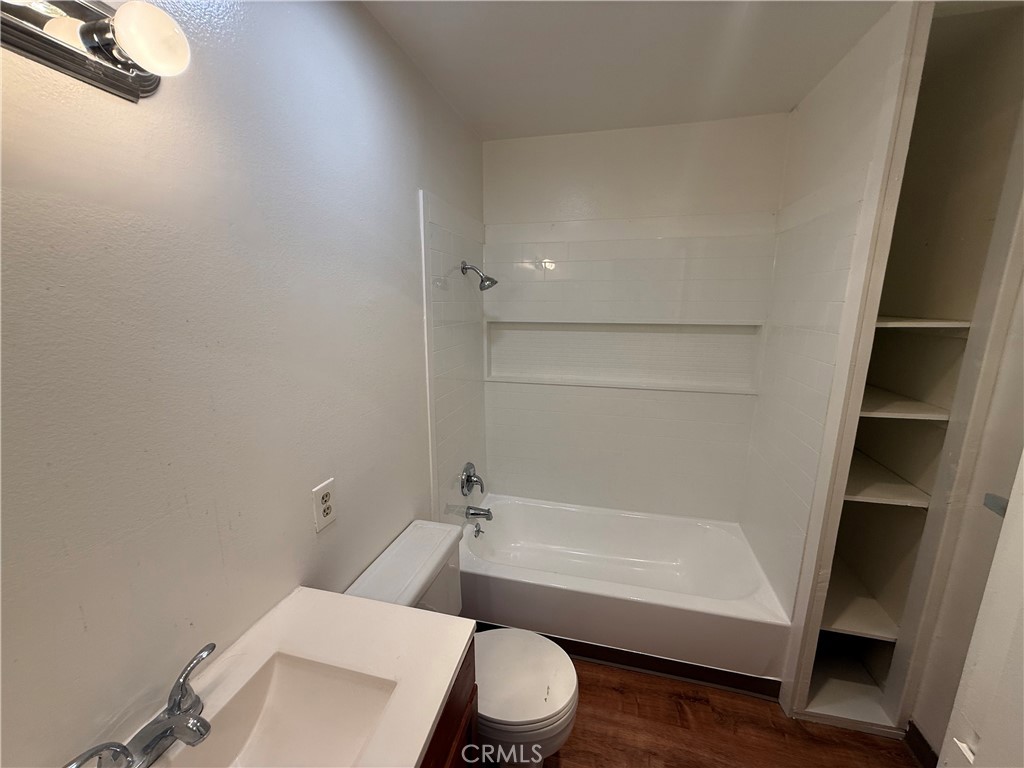13514 1/4 Village