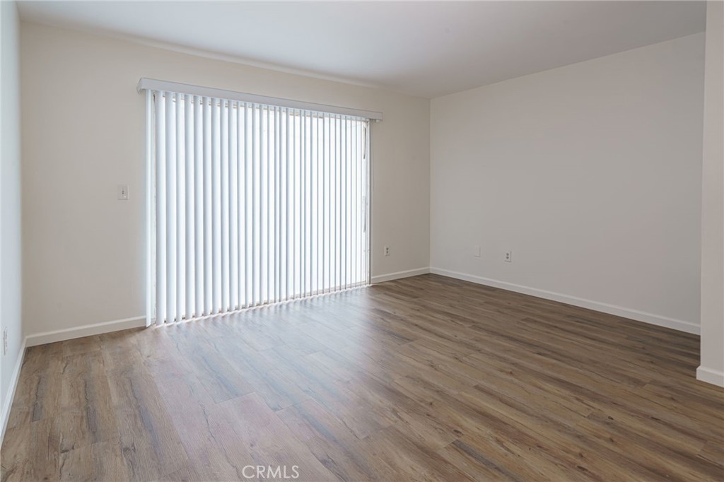 13514 1/4 Village