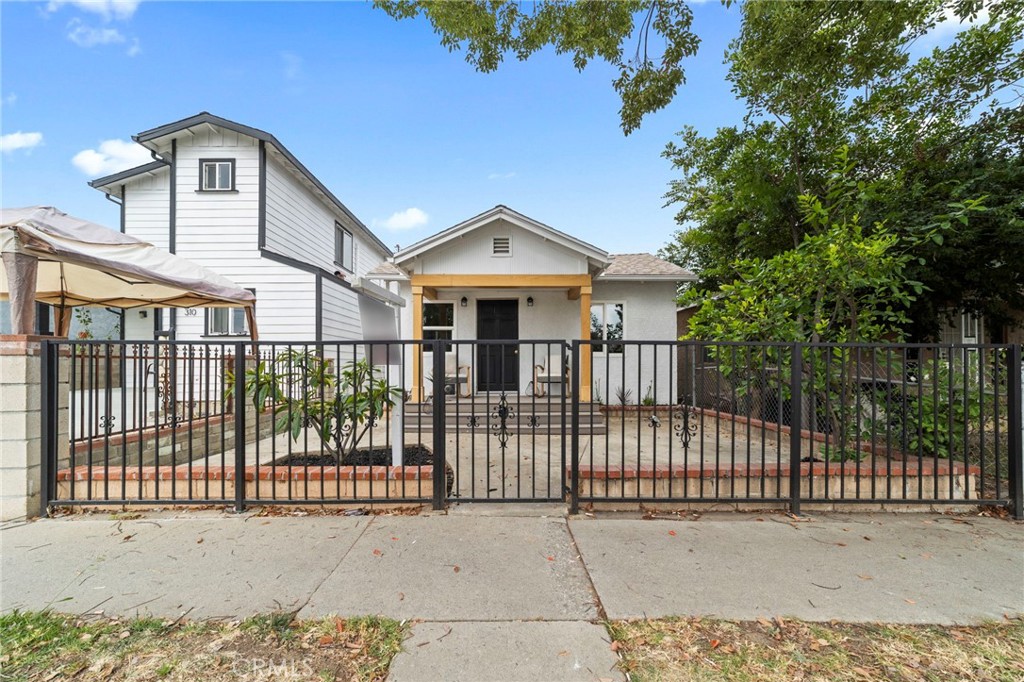 308 N Pasadena Avenue