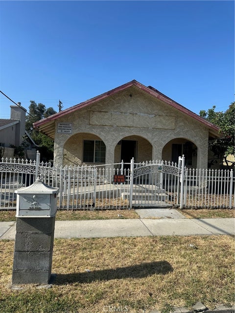 Photo of 810 E H ST, Colton, CA 92324 (MLS # IV26138652)