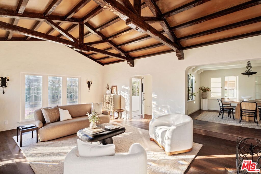 Photo of 1302 S Hauser Boulevard, Los Angeles, CA 90019 (MLS # 25608865)