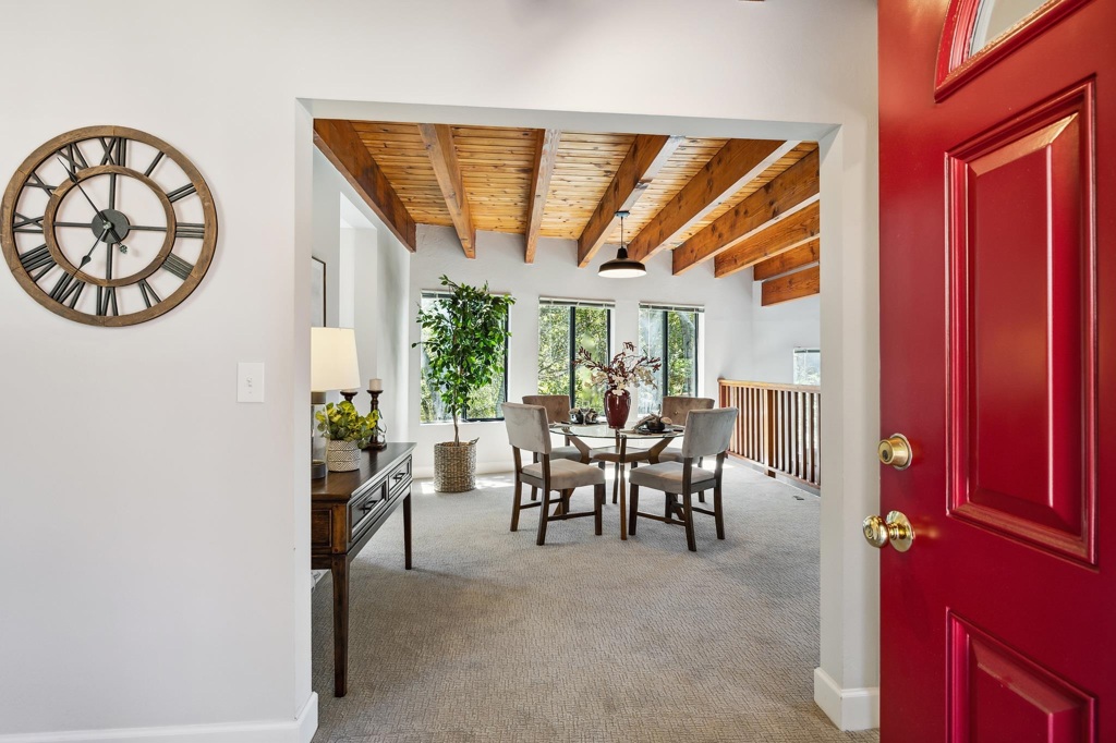 5899 5899 Westover Dr