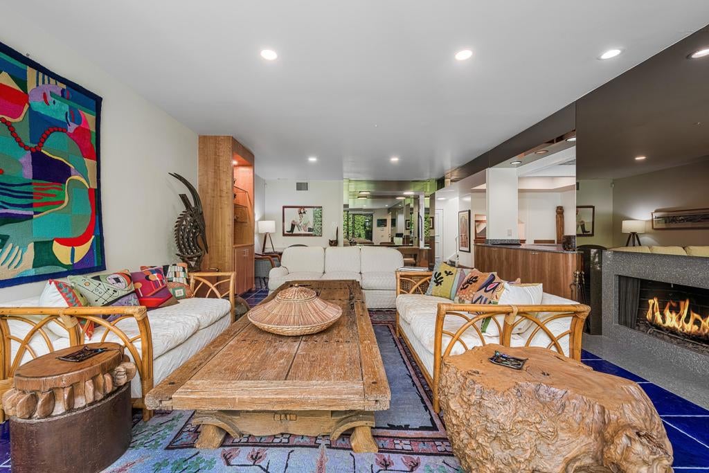 572 W Arenas Road 2