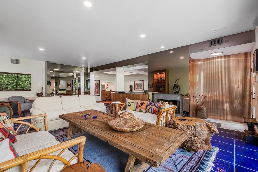 572 W Arenas Road 2