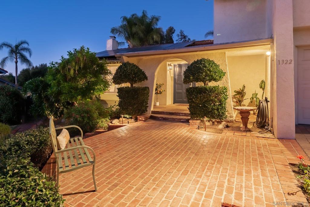 1322 Loma De Paz