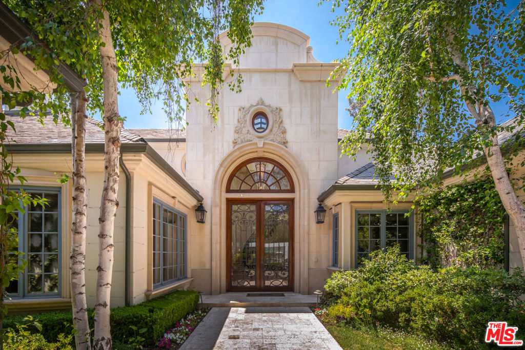 1154 Summit Drive