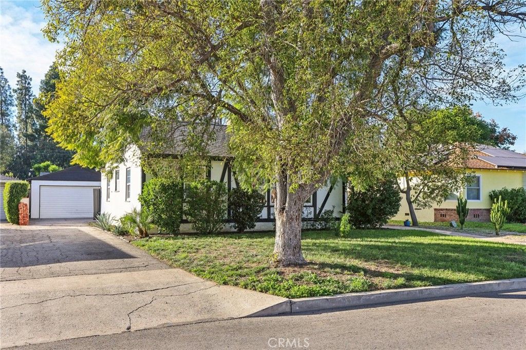 Photo of 6539 Blucher Avenue, Van Nuys, CA 91406 (MLS # SR25278557)