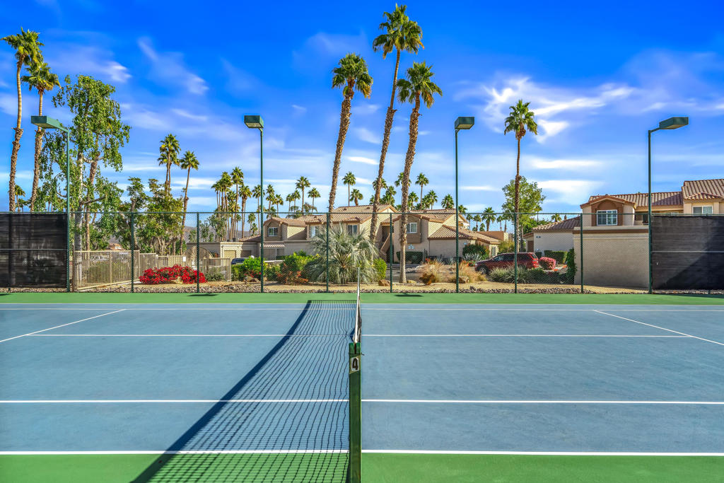 Palm Royale - Residential