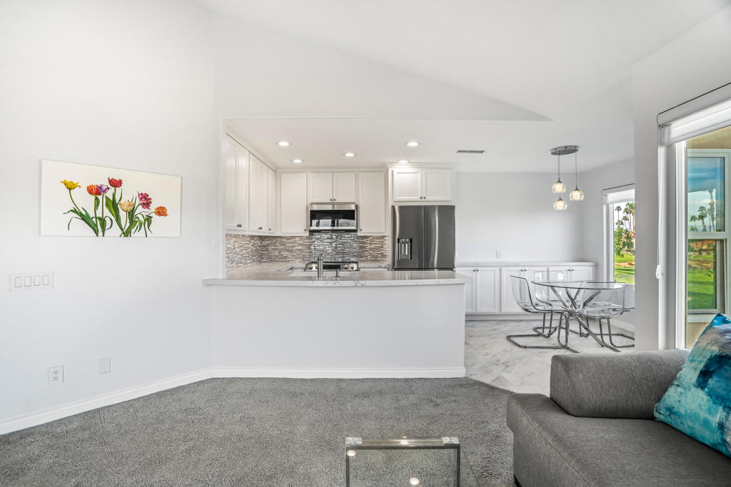 Palm Royale - Residential