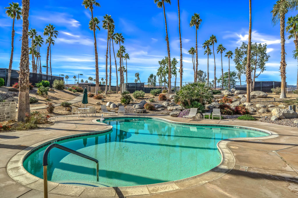 Palm Royale - Residential