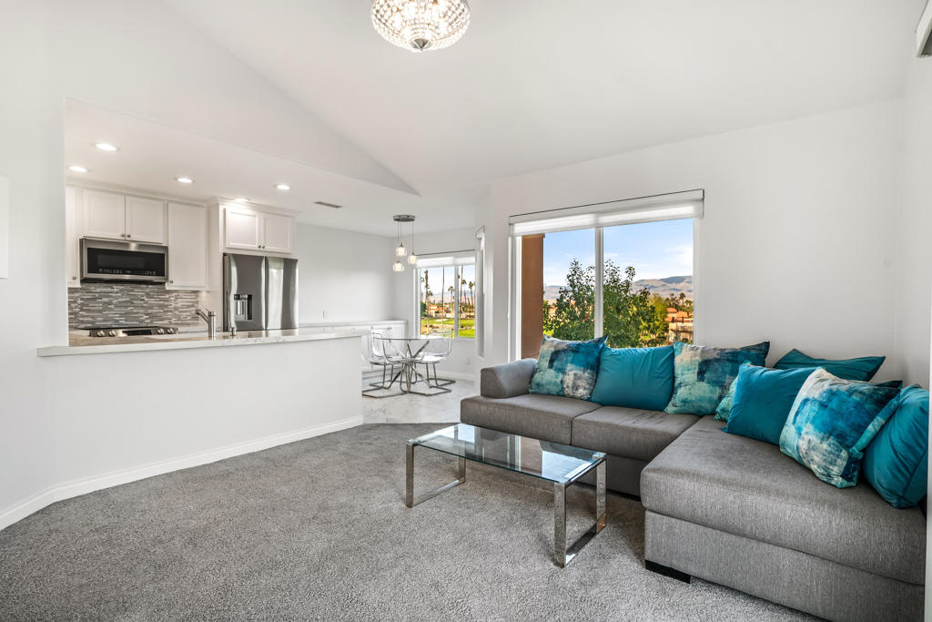 Palm Royale - Residential