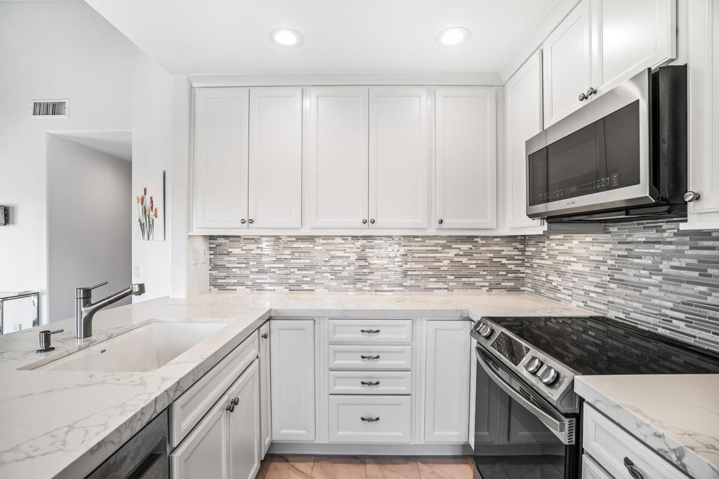 Palm Royale - Residential