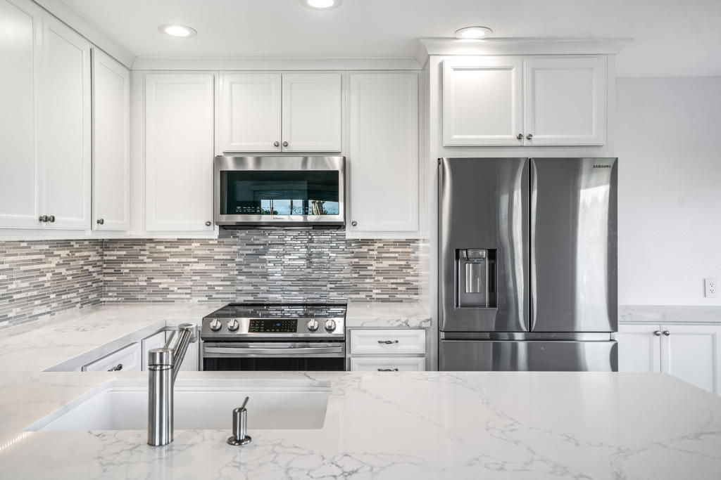 Palm Royale - Residential