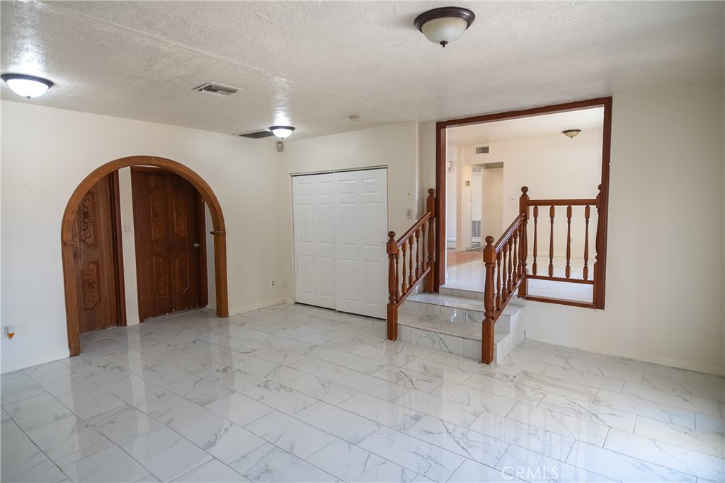 1401 Carob