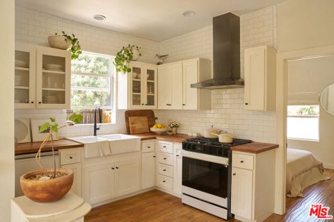 Tiny photo for 404 N Avenue 52 Ave, Los Angeles, CA 90042 (MLS # 26843447)