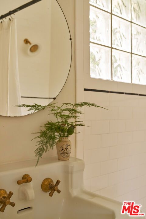 Tiny photo for 404 N Avenue 52 Ave, Los Angeles, CA 90042 (MLS # 26843447)