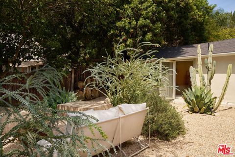 Tiny photo for 404 N Avenue 52 Ave, Los Angeles, CA 90042 (MLS # 26843447)