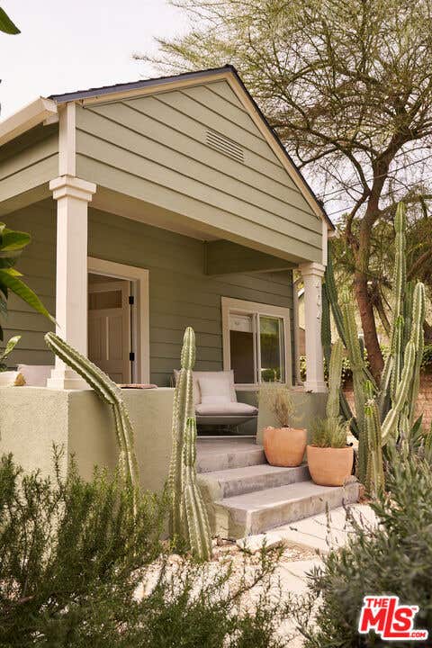 Tiny photo for 404 N Avenue 52 Ave, Los Angeles, CA 90042 (MLS # 26843447)