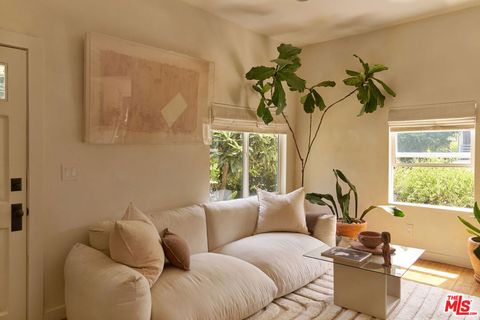 Tiny photo for 404 N Avenue 52 Ave, Los Angeles, CA 90042 (MLS # 26843447)