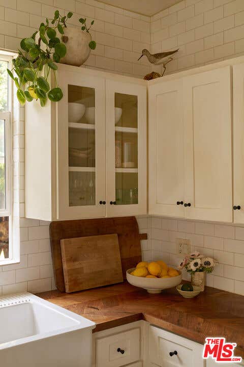 Tiny photo for 404 N Avenue 52 Ave, Los Angeles, CA 90042 (MLS # 26843447)