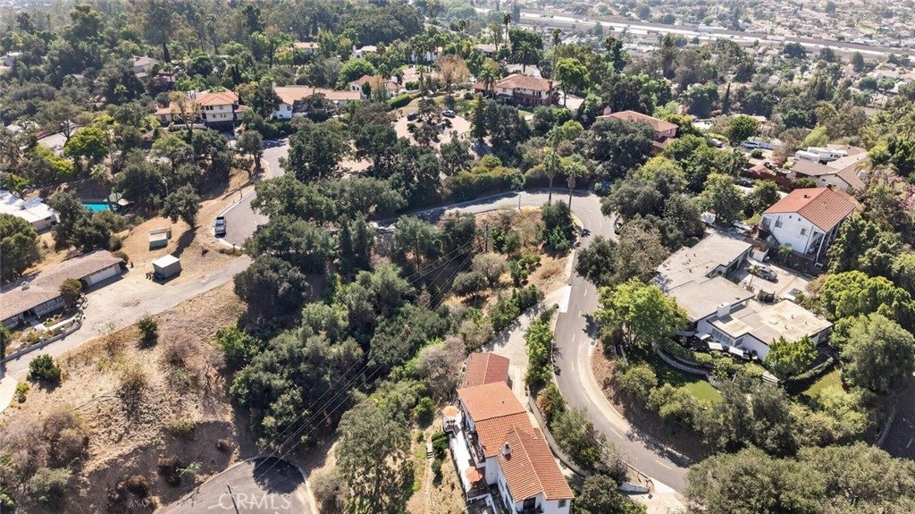 943 Hillcrest Drive