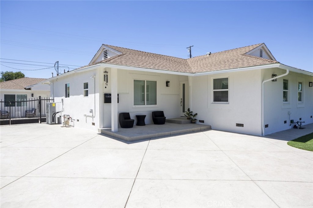Properties 1 15256 Clymer Street