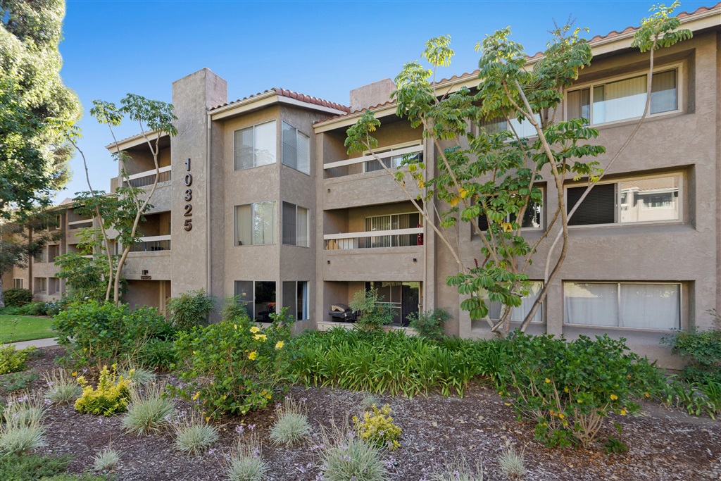 You'll love this upgraded home with new kitchen and quartz counter tops, new sink, new SS appliances & newly painted cabinets! Inviting new laminate flooring with new interior paint! This pet friendly quiet condo gets lots of morning sun with a great view to grassy open space.Enjoy the pool/spa, tennis courts, exercise room,club amenities & close I-15 and I-8 freeway access, shopping and dining! Walk to SDCCU stadium and trolley station. Relax on your sunny and cheerful balcony & in unit laundry hook ups! This FHA approved first floor home has no stairs, and includes one covered assigned parking spot and and a parking permit for another spot plus outside storage space. Complex has elevators, and is quiet with a pool and tennis courts and is conveniently located to parks, freeways, shopping, schools and downtown!. Neighborhoods: Mission Valley Complex Features: ,,,,,,, Other Fees: 0 Sewer: Sewer Connected Topography: LL