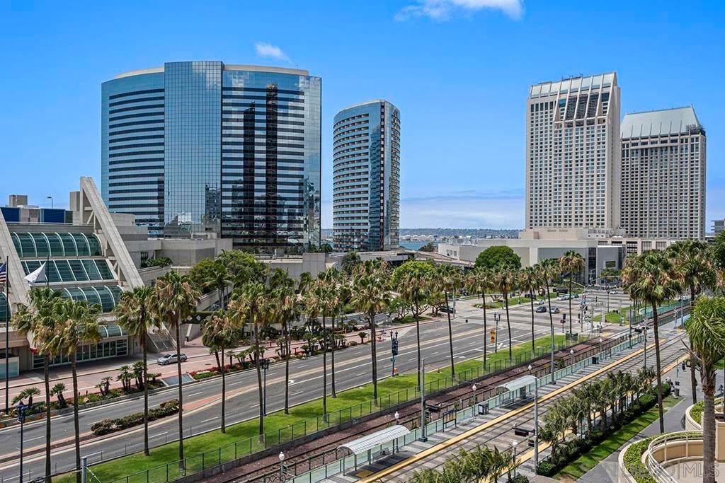 200 Harbor Drive 703