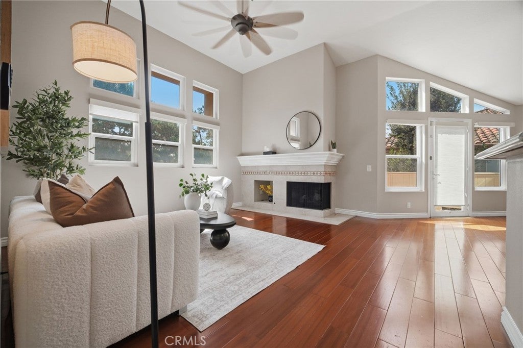 8 Magellan Aisle, Irvine CA 92620 - Photo 6