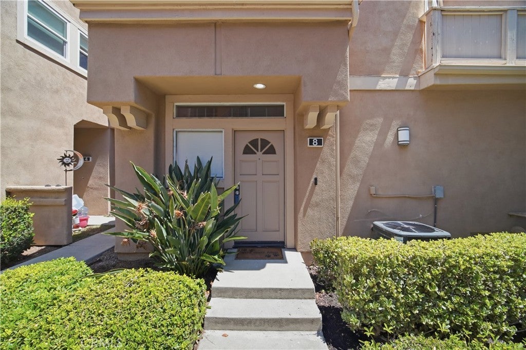 8 Magellan Aisle, Irvine CA 92620