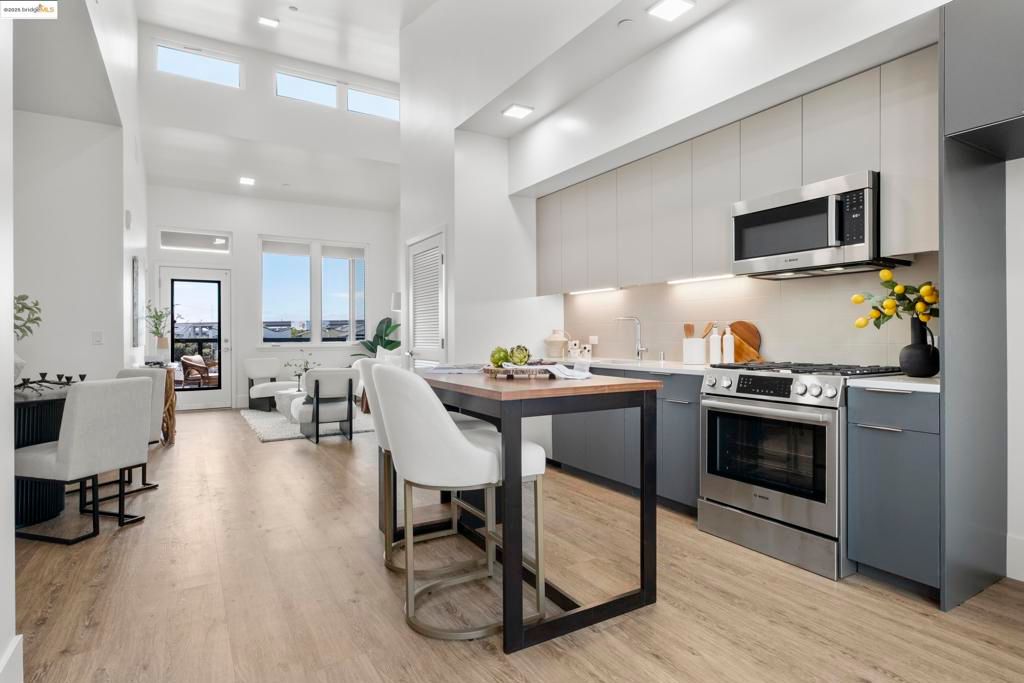 Photo of 1545 32nd Street St #309, Oakland, CA 94608 (MLS # 41112028)