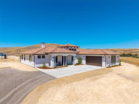 Photo of 76601 Ranchita Canyon RD, San Miguel, CA 93451 (MLS # NS26164787)