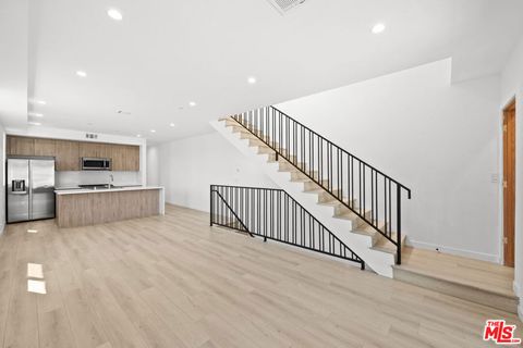 Photo of 2123 S Cloverdale Avenue #1, Los Angeles, CA 90016 (MLS # 25629777)