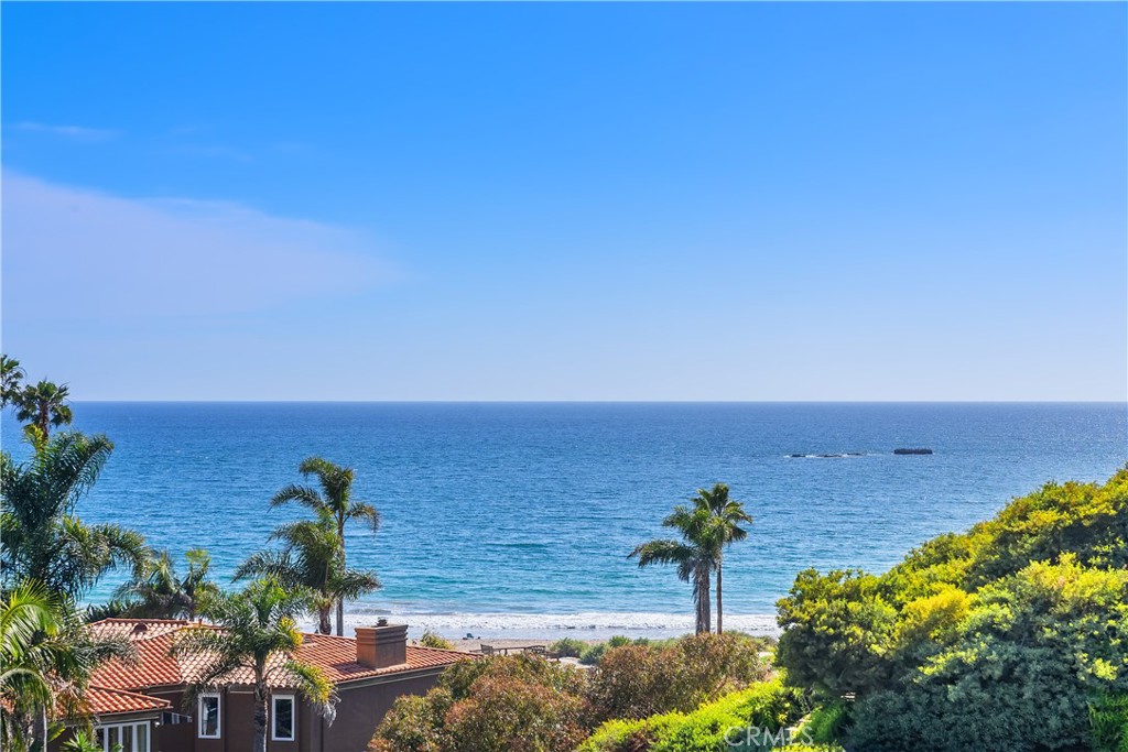 504 Avenida La Costa