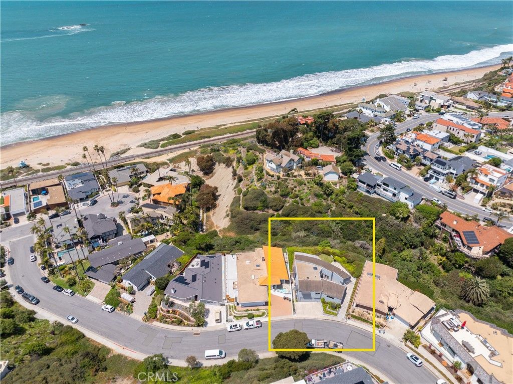 Photo of 504 Avenida La Costa, San Clemente, CA 92672 (MLS # OC26091043)