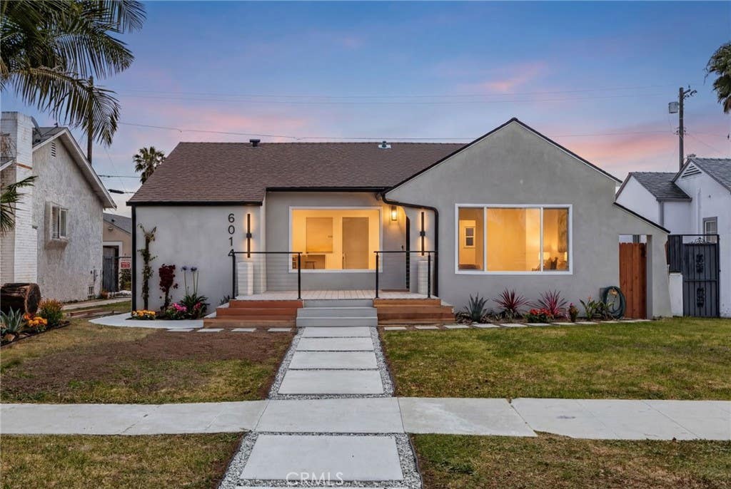 Photo of 6014 Alviso Ave, Los Angeles, CA 90043 (MLS # IG26087191)