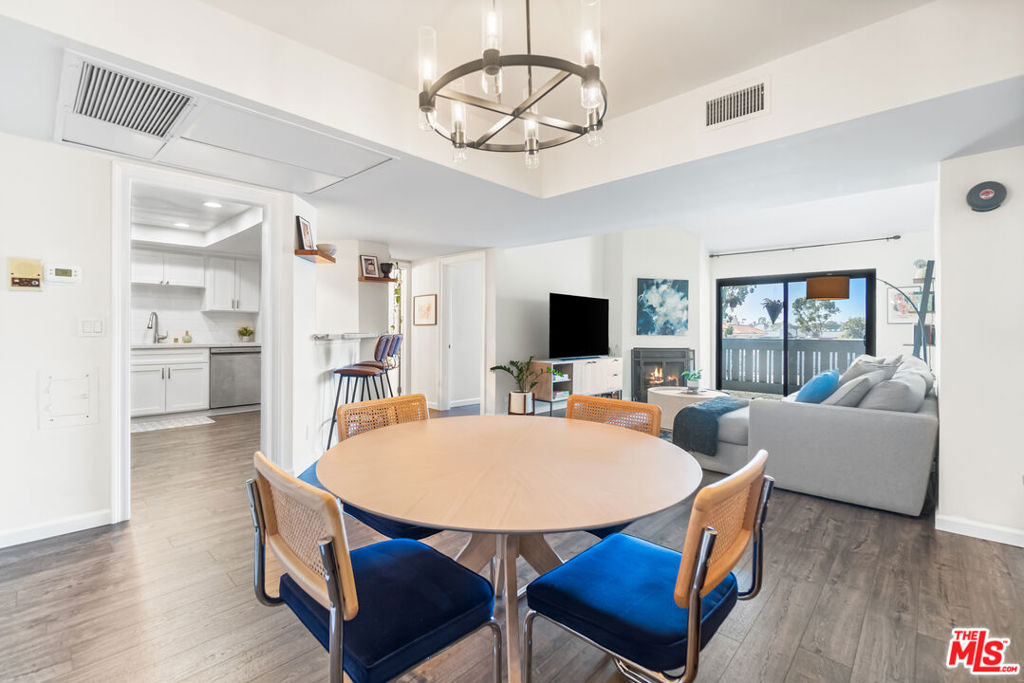 8162 Manitoba Street 303