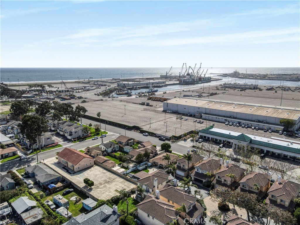 Properties 4 340 Ponoma Street