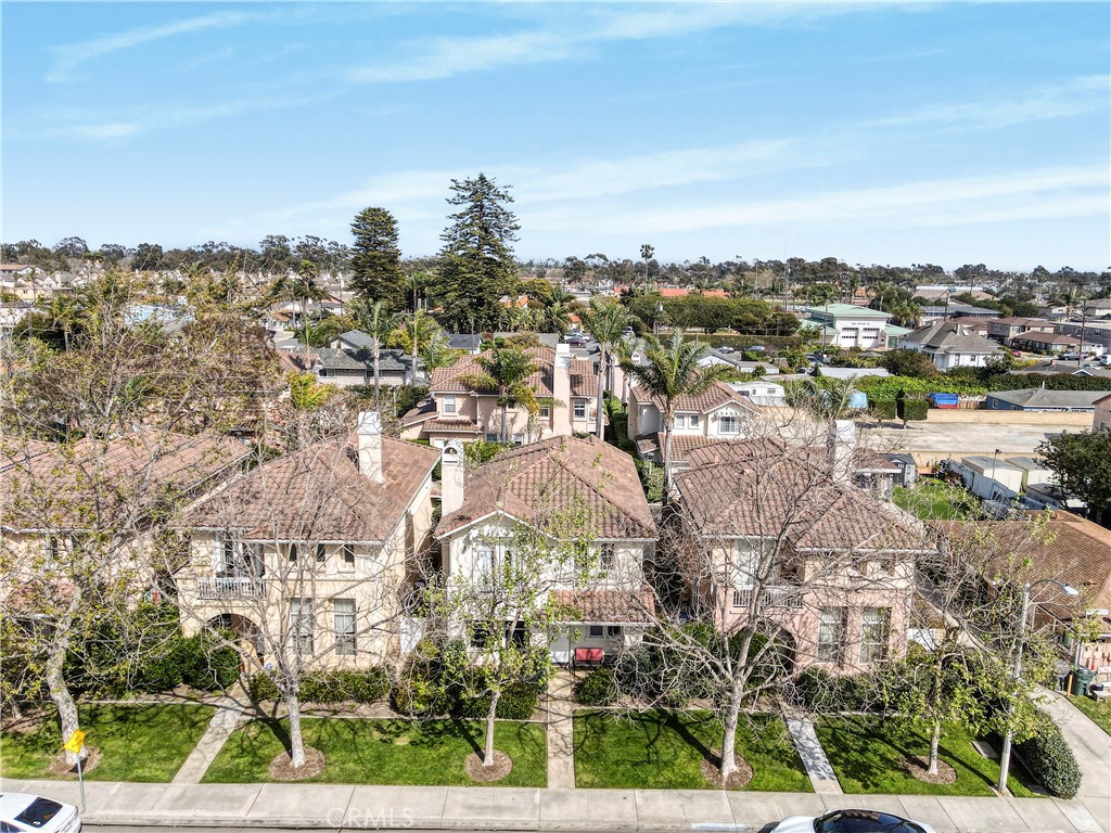 Properties 1 340 Ponoma Street