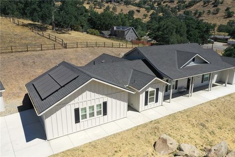 Photo of 25904 Bear Valley Road, Tehachapi, CA 93561 (MLS # SR25154454) Photo of 25904 Bear Valley Road, Tehachapi, CA 93561 (MLS # SR25154454)