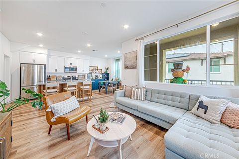 295 vista dr 92 La Habra CA 90631