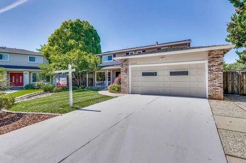 Photo of 4203 Littleworth Way, San Jose, CA 95135 (MLS # ML82042363)