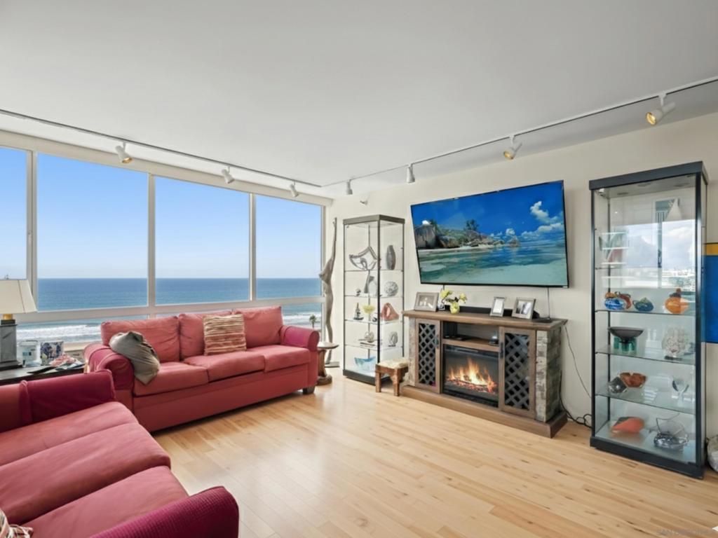 1750 Avenida Del Mundo 309