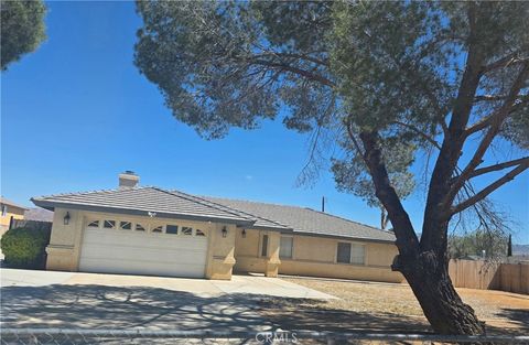 Photo of 12275 Tesuque Rd, Apple Valley, CA 92308 (MLS # HD26064391)