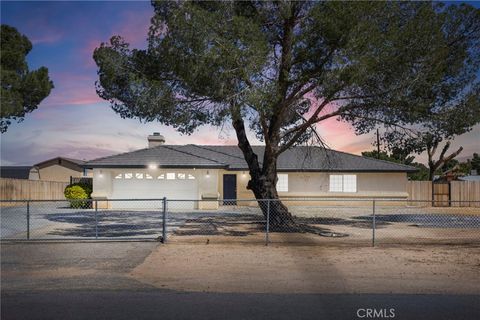 Photo of 12275 Tesuque Rd, Apple Valley, CA 92308 (MLS # HD26064391)